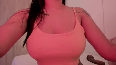 Snapshot of emilia_ghendle chatting on December 29, 6:49 pm Emilia Big Boobs online show from December 29, 6:49 pm
