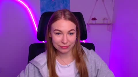 Emilia online show from November 19, 6:24 am