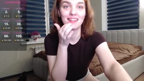 Snapshot of emiliarhodes chatting on October 26, 9:21 pm Emi online show from October 26, 9:21 pm