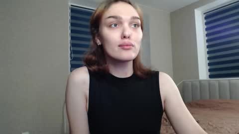 Snapshot of emiliarhodes chatting on November 1, 8:00 pm Emi online show from November 1, 8:00 pm