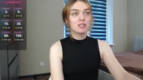 Snapshot of emiliarhodes chatting on November 20, 1:00 pm Emi online show from November 20, 1:00 pm