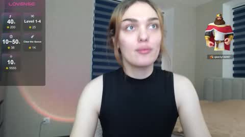 Snapshot of emiliarhodes chatting on November 30, 3:16 pm Emi online show from November 30, 3:16 pm