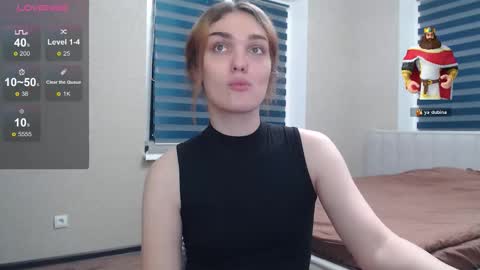 Snapshot of emiliarhodes chatting on December 5, 7:10 pm Emi online show from December 5, 7:10 pm