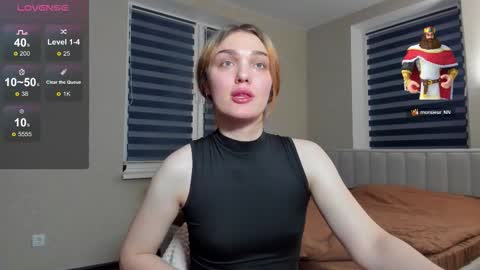 Snapshot of emiliarhodes chatting on December 14, 5:51 pm Emi online show from December 14, 5:51 pm