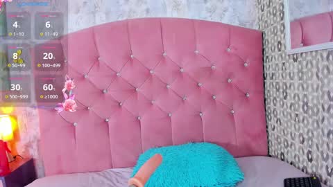 Snapshot of emilie_james chatting on December 22, 6:26 pm Emilie James online show from December 22, 6:26 pm