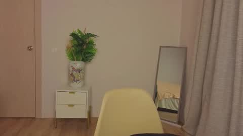 Emilia online show from November 30, 4:38 am