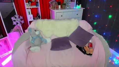 Snapshot of emiliyaqueen chatting on January 8, 7:03 am Emiliya online show from January 8, 7:03 am