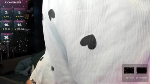 Snapshot of emiliyaqueen chatting on January 18, 2:25 am Emiliya online show from January 18, 2:25 am