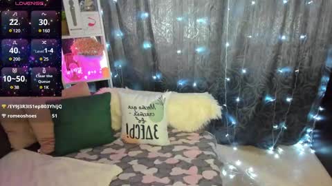 Snapshot of emiliyaqueen chatting on February 14, 5:09 am Emiliya online show from February 14, 5:09 am