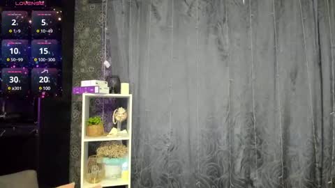 Snapshot of emiliyaqueen chatting on February 15, 2:15 am Emiliya online show from February 15, 2:15 am