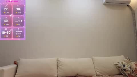 emilli_blanc online show from December 14, 8:02 pm