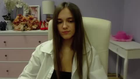 Emilly online show from February 1, 7:47 am