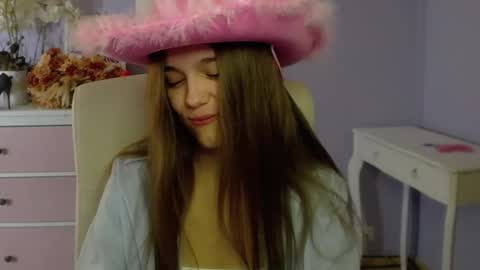 Emilly online show from March 1, 7:41 am