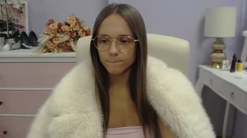 Emilly online show from November 23, 3:01 pm