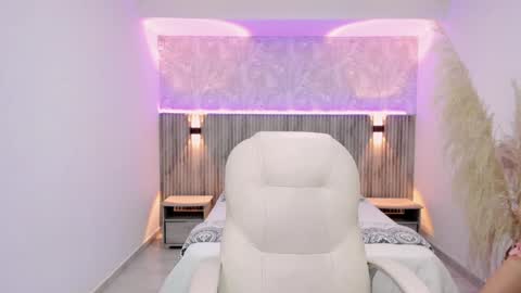 Emily online show from January 8, 3:08 am