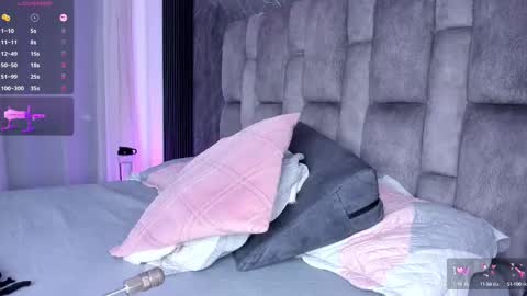 Emily online show from September 15, 12:16 pm