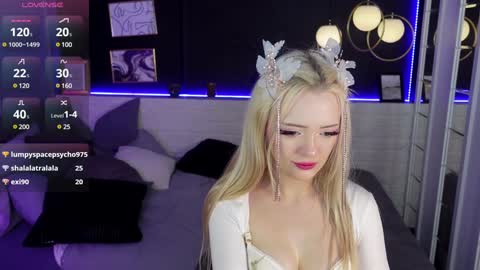 Emily online show from December 21, 8:00 pm