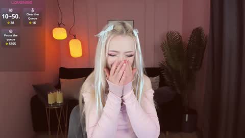 Emily online show from January 1, 9:41 pm