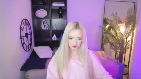 Emily online show from November 29, 4:21 pm