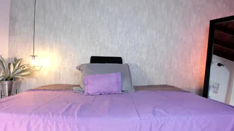 Emily online show from December 11, 11:41 am