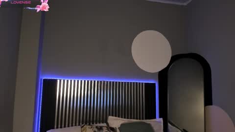              online show from October 9, 8:07 pm