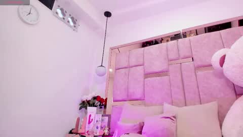  M I A   online430pm- 930pm online show from October 2, 10:28 pm