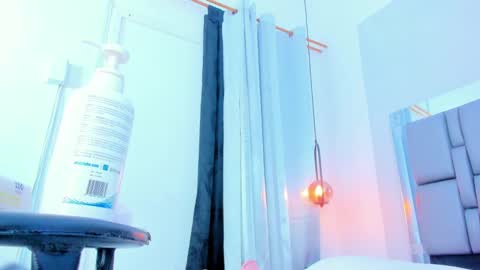 Snapshot of emily_gil1 chatting on January 17, 5:08 pm Emi online show from January 17, 5:08 pm