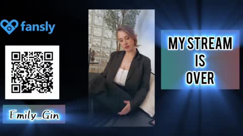 Snapshot of emily_gin chatting on December 3, 4:17 pm EMILY online show from December 3, 4:17 pm