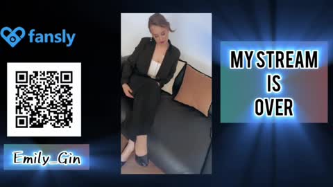 Snapshot of emily_gin chatting on January 9, 4:06 pm EMILY online show from January 9, 4:06 pm