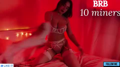 Snapshot of emily_gin chatting on September 9, 2:11 am EMILY online show from September 9, 2:11 am