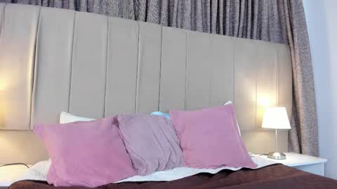 Emily online show from December 13, 7:53 pm