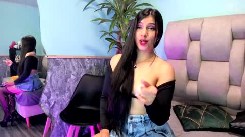 Emily online show from February 6, 1:54 pm