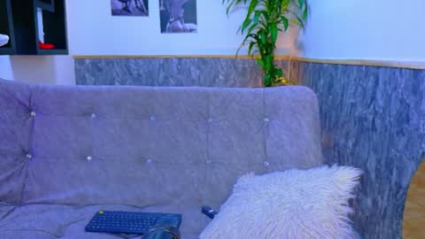 Emily online show from October 6, 11:29 am