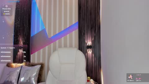 Emily online show from February 5, 6:26 pm