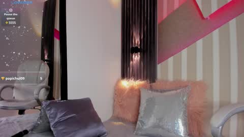 Emily online show from February 27, 6:53 pm