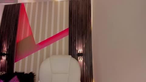 Emily online show from March 3, 6:33 pm