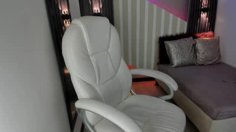 Emily online show from September 20, 3:35 pm