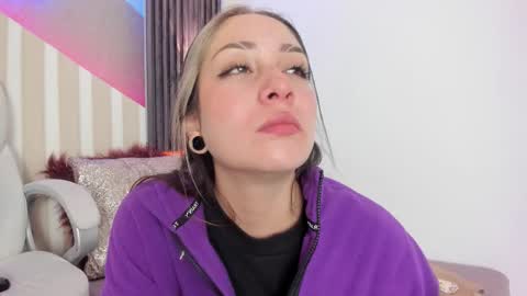 Emily online show from October 1, 1:39 pm