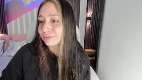 Emily online show from October 18, 3:35 pm