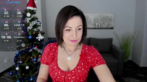Snapshot of emily_midlton chatting on December 29, 9:30 pm Emily online show from December 29, 9:30 pm