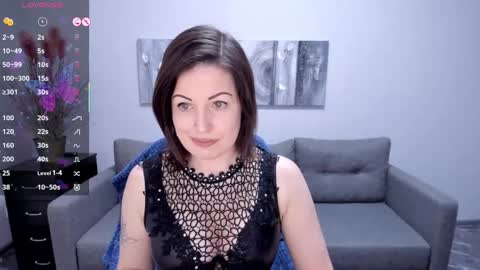 Snapshot of emily_midlton chatting on February 27, 10:59 am Emily online show from February 27, 10:59 am