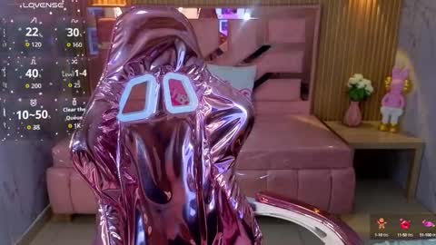 Snapshot of emily_mills_s chatting on October 14, 8:20 pm Emily online show from October 14, 8:20 pm