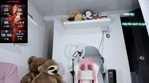 emily_palmeer online show from January 18, 11:21 am