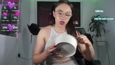 emily_palmeer online show from October 20, 10:16 am