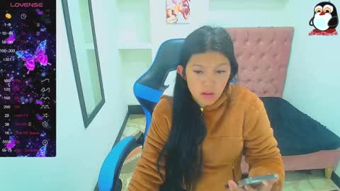 Snapshot of emily_rosse04 chatting on January 30, 12:06 pm online show from January 30, 12:06 pm