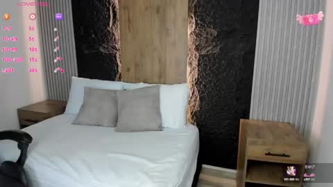 Emi online show from December 5, 11:29 pm