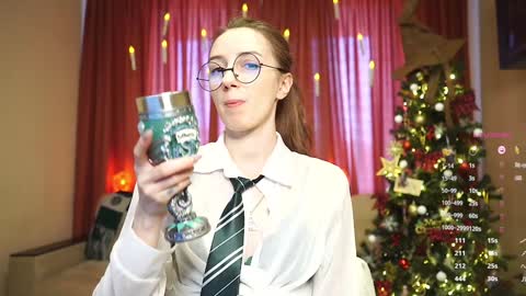 Lia online show from January 5, 9:37 am