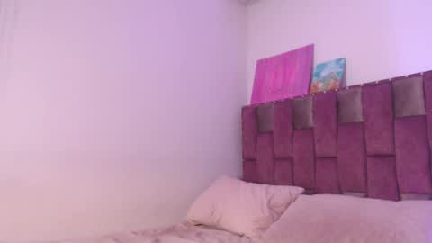 Snapshot of emily_w2 chatting on September 17, 3:41 am emily_w2 online show from September 17, 3:41 am