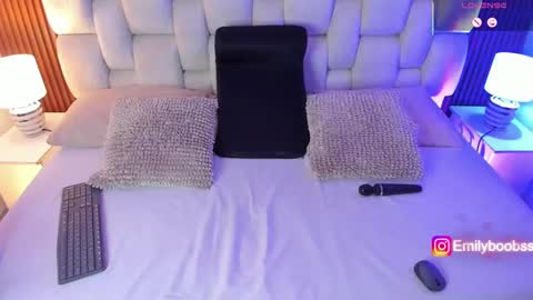 Emily online show from October 1, 5:46 am