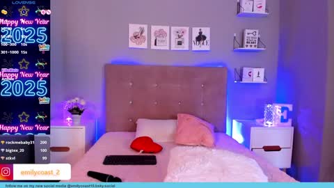 Snapshot of emilycoast chatting on January 5, 6:24 pm Emi Fit online show from January 5, 6:24 pm